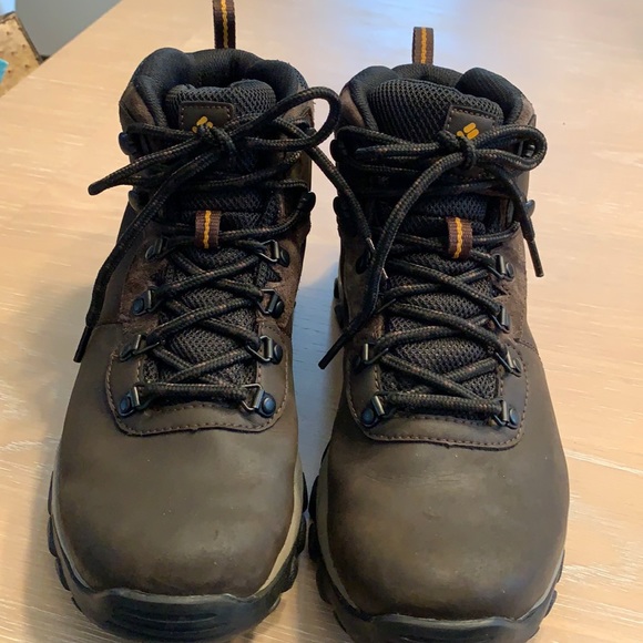 Columbia Other - Columbia boots, Omni grip, waterproof Size 9